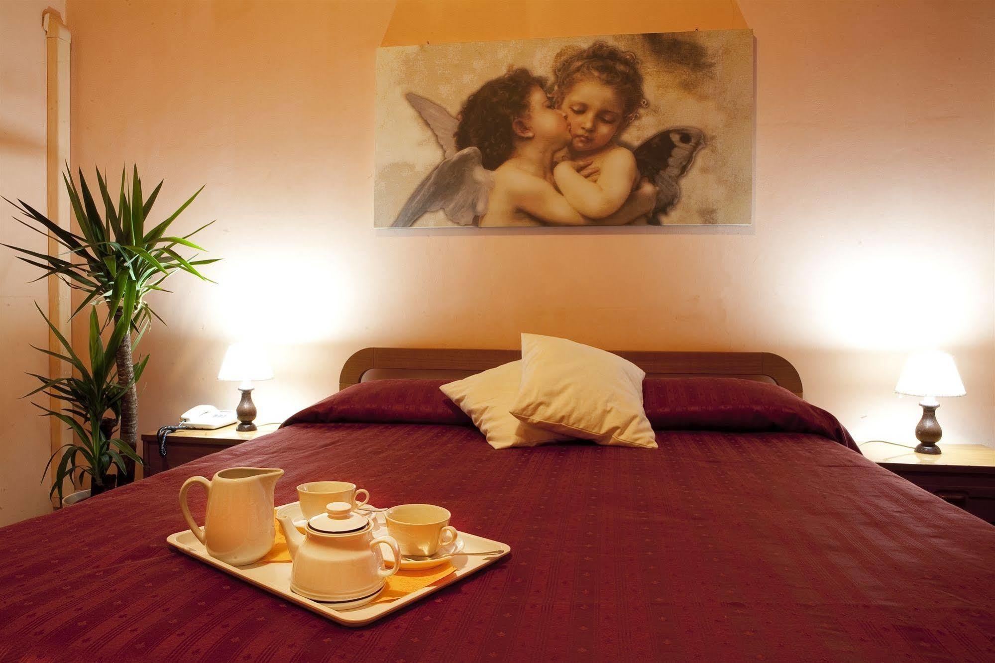 Hotel Centro กัมปีบีเซนซีโอ ภายนอก รูปภาพ