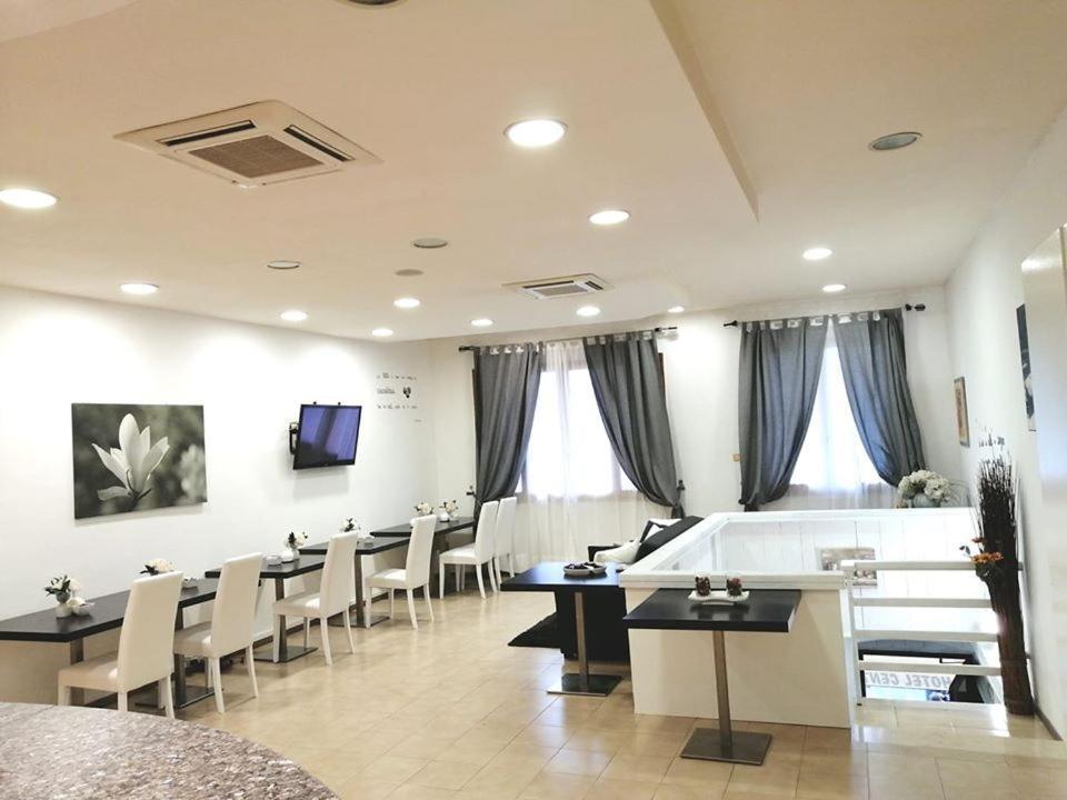 Hotel Centro กัมปีบีเซนซีโอ ภายนอก รูปภาพ